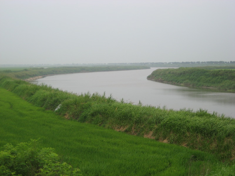 Photo 4. Levees and floodplain of ManGyeong River (만경강).